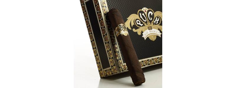 Склад в России пополнился большим количеством сигар и подарочных наборов