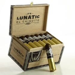 Подарочный набор Casa Fernandez JFR Lunatic (в коробке 28 штук). Ecuador Habano 4(3/4)*70 Gordo. Рейтинг 93. Номер 7 в 2018 году (№2438)