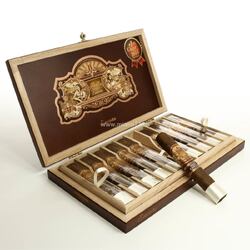 Подарочный набор Encore by E.P. Carrillo (10 штук) Nicaraguan 5(3/5)*52 Majestic Robusto. Рейтинг 96. №1 2018года (№865)